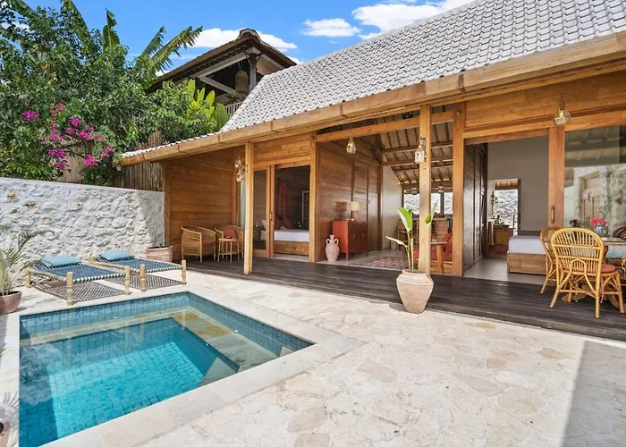 Warna Terrakota Style 2 Bdr W Pool & Kitchen *